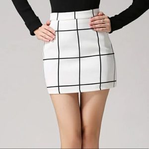 Bodycon White skirt